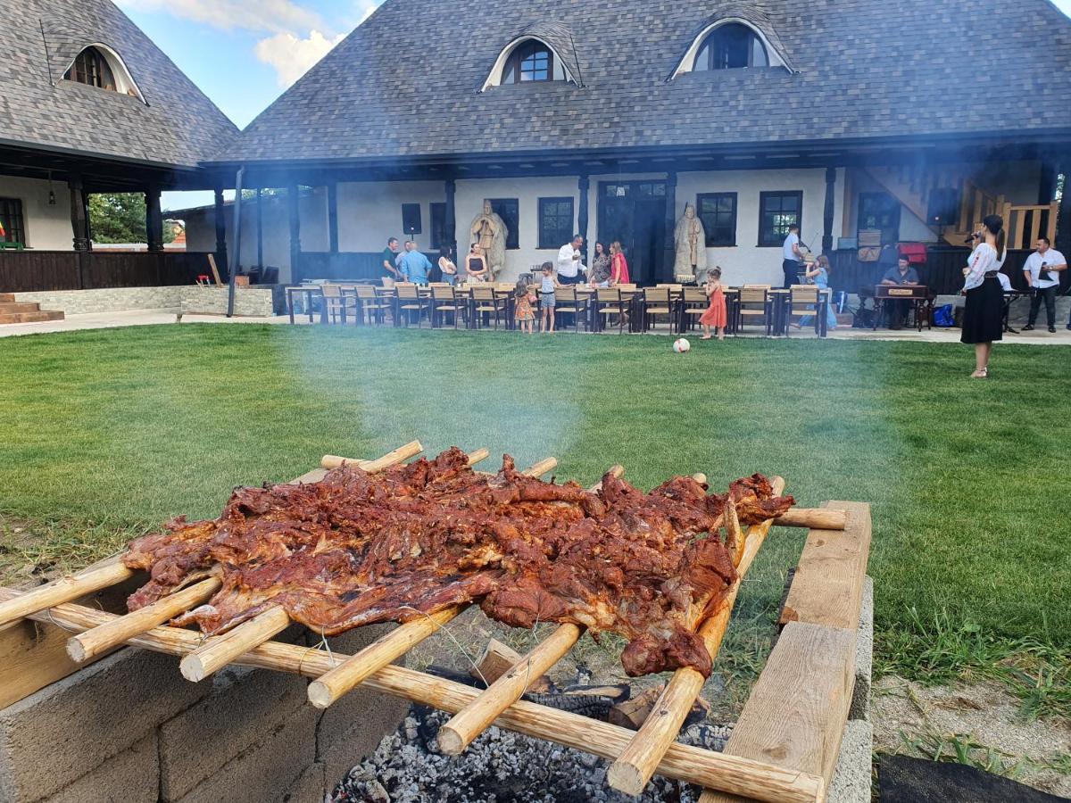Ograda Bunicilor Villa Baia de Fier Eksteriør billede